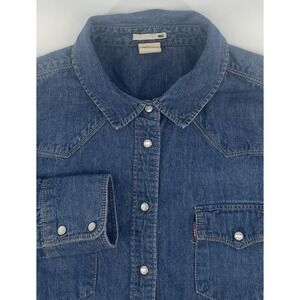 Levis Women Shirt Medium Blue Denim Pearl Snap Long Sleeve Cowgirl Western Rodeo